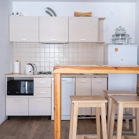 Alpine Retreat Cupino Sokace בית נופש