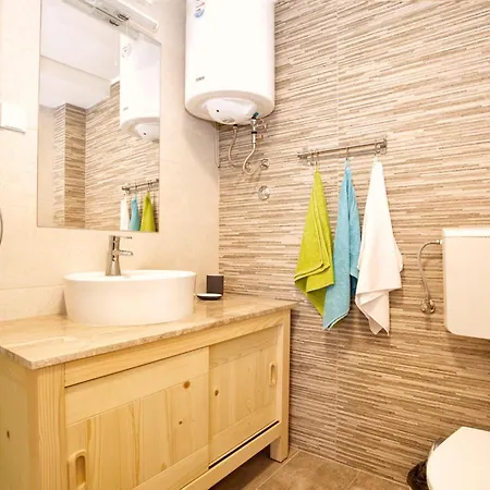 בית נופש Alpine Retreat Cupino Sokace