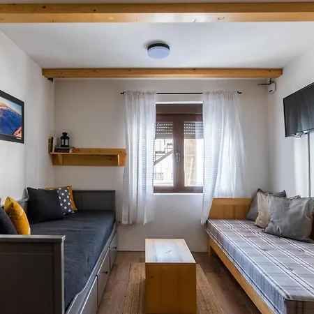 Alpine Retreat Cupino Sokace בית נופש